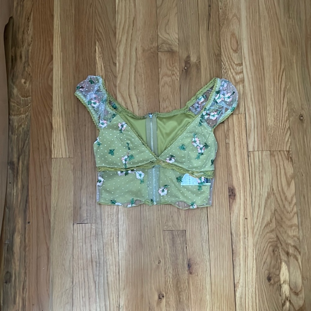 Lace Floral Green top